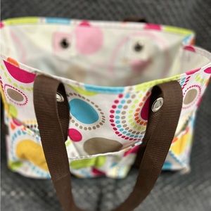 Thirty one & fun! This bag comes with all items shown.